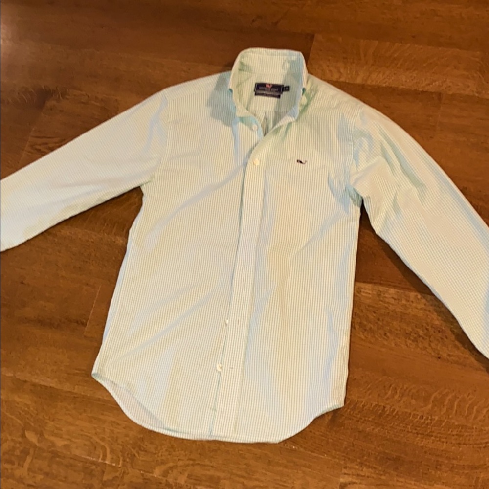 Men’s Vineyard vines classic for whale shirt